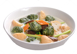 美食鱼汤野菜丸子煮鱼面筋