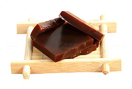 传统提炼阿胶块