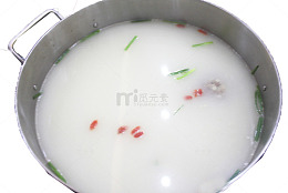 羊肉汤锅摄影