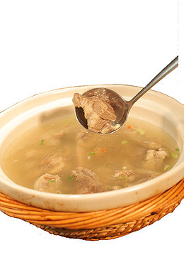 刚出锅的美味羊肉汤