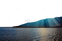 洱海晨光下