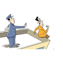 警察正在劝说一个想轻生的男子