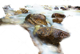 山间清泉