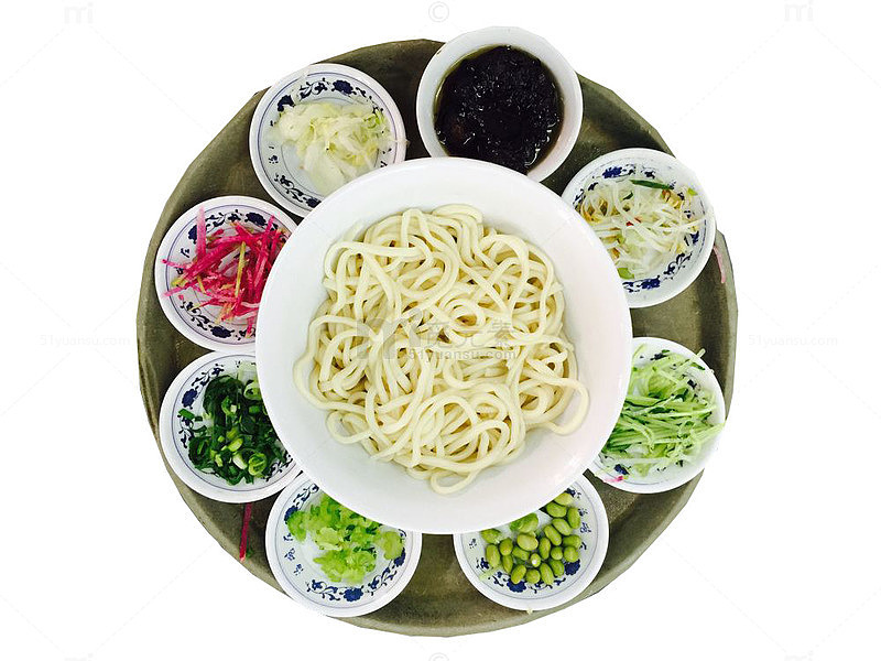 一盘正宗北京炸酱面