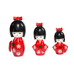 可爱的陶瓷和服小女孩