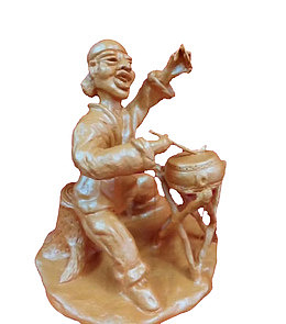 泥塑打鼓的人