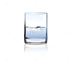 透明玻璃啤酒杯矢量图免费下载