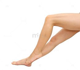 女性侧面坐姿腿部特写裸足