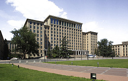清华大学