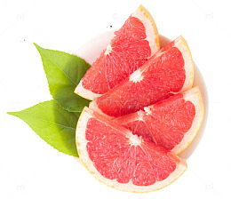 摆放的切片柚子