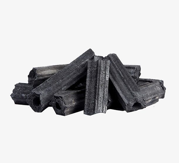 六角形堆放的木炭