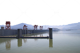 大坝风光全貌