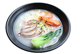 鲜虾鱿鱼面