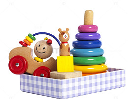 鲜艳儿童一盒木质玩具免扣图