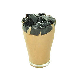 玻璃杯黑色仙草奶茶