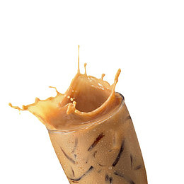 奶茶溅起仙草奶茶