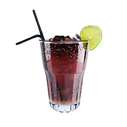 红色可乐玻璃杯水果酒