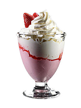 草莓鲜奶杯