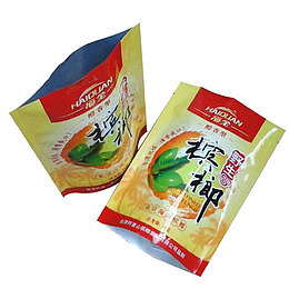开封的槟榔包装袋子