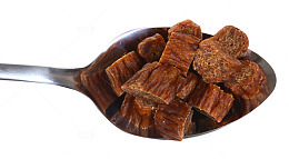 勺子里的狗粮肉