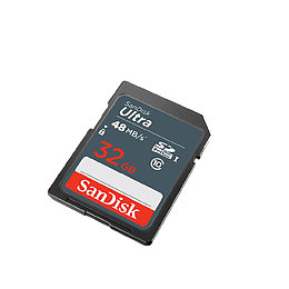 俯拍闪迪32GB相机内存卡素材