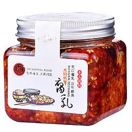方瓶装的红油霉豆腐