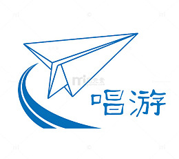 在天空中畅游的纸飞机
