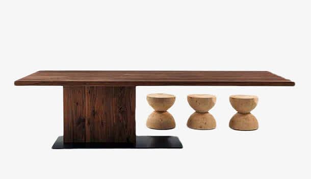 个性高清的木制桌子