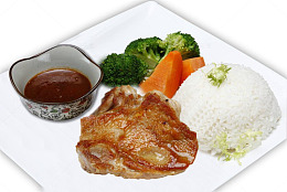 蔬菜白饭鸡扒饭