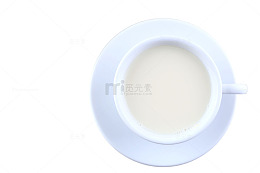 白色俯视牛奶饮品