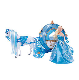 南瓜车旁的灰姑娘