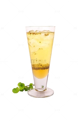 透明玻璃杯加冰桂花茶