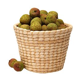 绿色新鲜装满了箩筐的荔枝实物