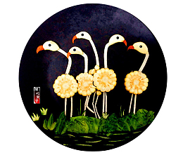 黑色圆盘里的玉米天鹅
