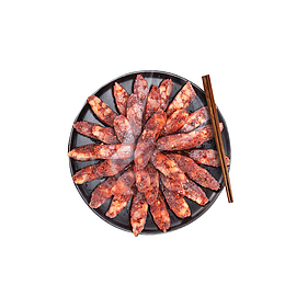 圆盘装切好的烤肠