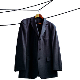 室外西装晾着的衣服