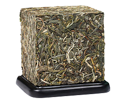 四四方方的正宗普洱茶生茶砖