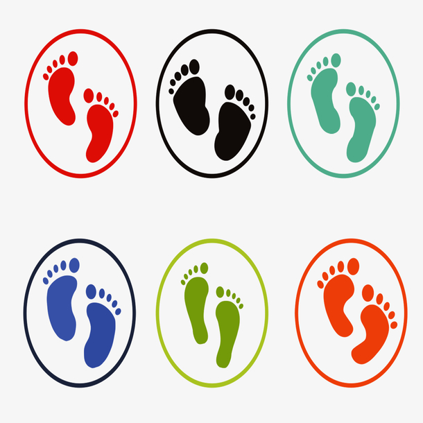 卡通彩色小孩各式脚印矢量图