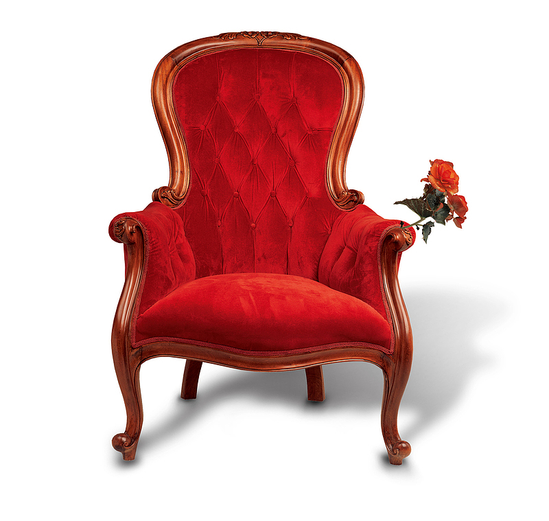红三色的椅子