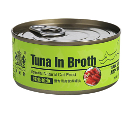 浅绿色猫咪食用猫罐头