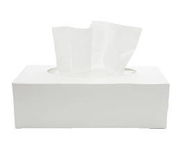 纯白色纸盒里的抽纸巾实物