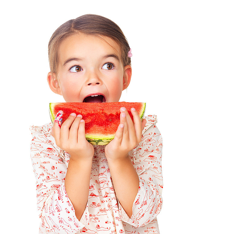小孩吃西瓜