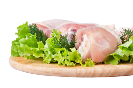 砧板上的新鲜食材