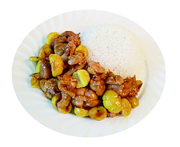 板栗鸡肉米饭