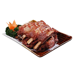 盘子里的食物炒菜排骨