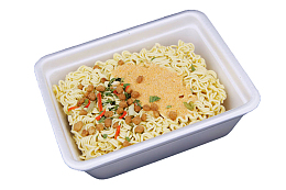 快餐盒里的速食面条