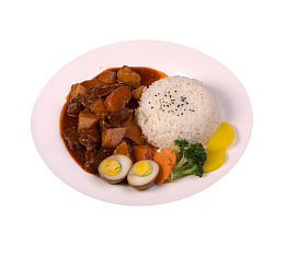 红烧牛肉饭鸡蛋西蓝花拌饭