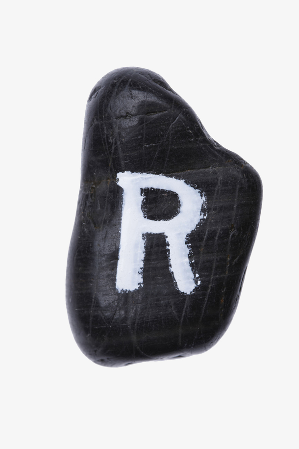 黑色石头字母免抠素材