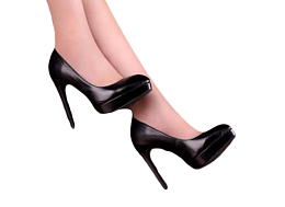 黑色高跟鞋美女的脚