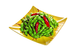 黄色盘子美味盐水毛豆